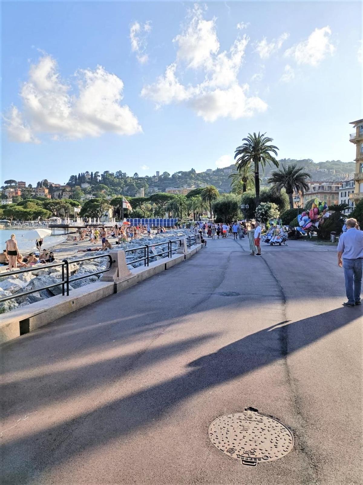 Fronte Del Golf Apartment Rapallo Exterior photo